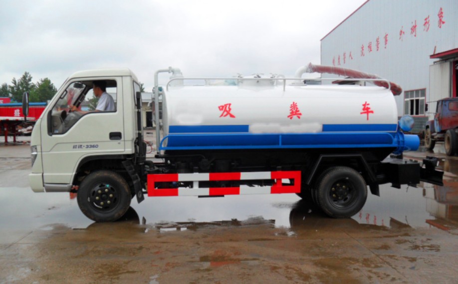 辽宁地区东风牌吸粪车现车价格分析与售后指南